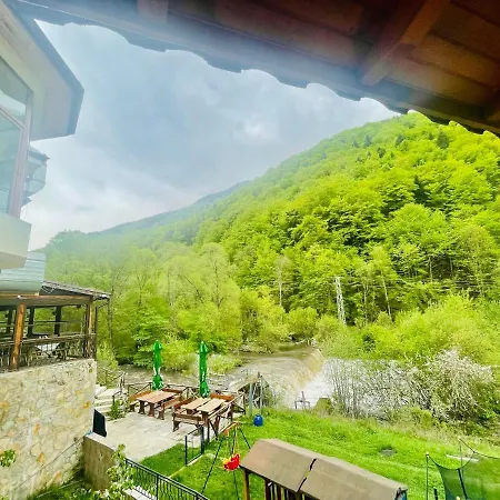 Family Gorski Kut Hotel 2*
