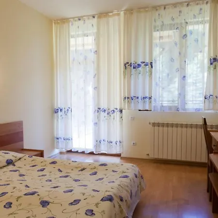 Family Gorski Kut Hotel 2*