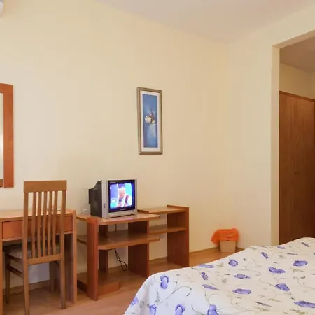 Otel Family Gorski Kut 2*